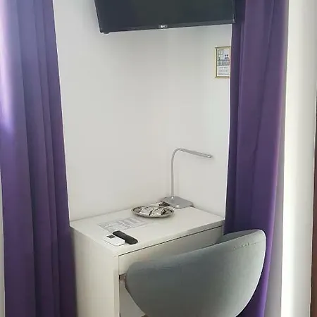 Pensión 12 Cotroceni 4*